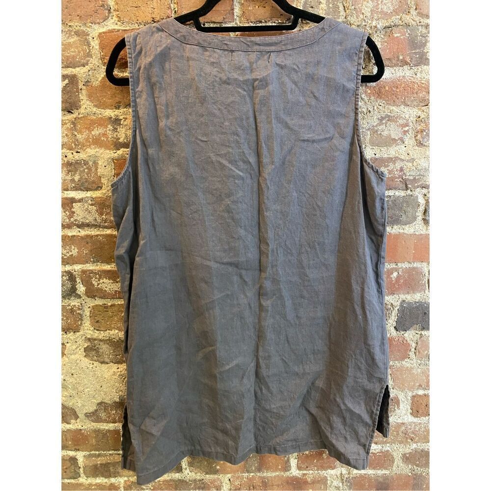 ELLEN TRACY • Denim Sleeveless 1/4 Gold Metal Front Zip Detail Scoop Neck Double - Picture 2 of 9